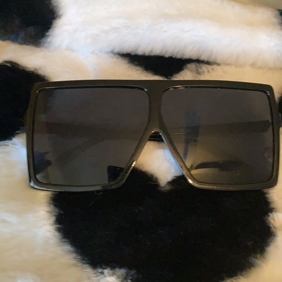 Sunglasses - Picture 3 of 3